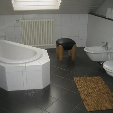 Apartment Ferienwohnung Zum Turmchen Kenn